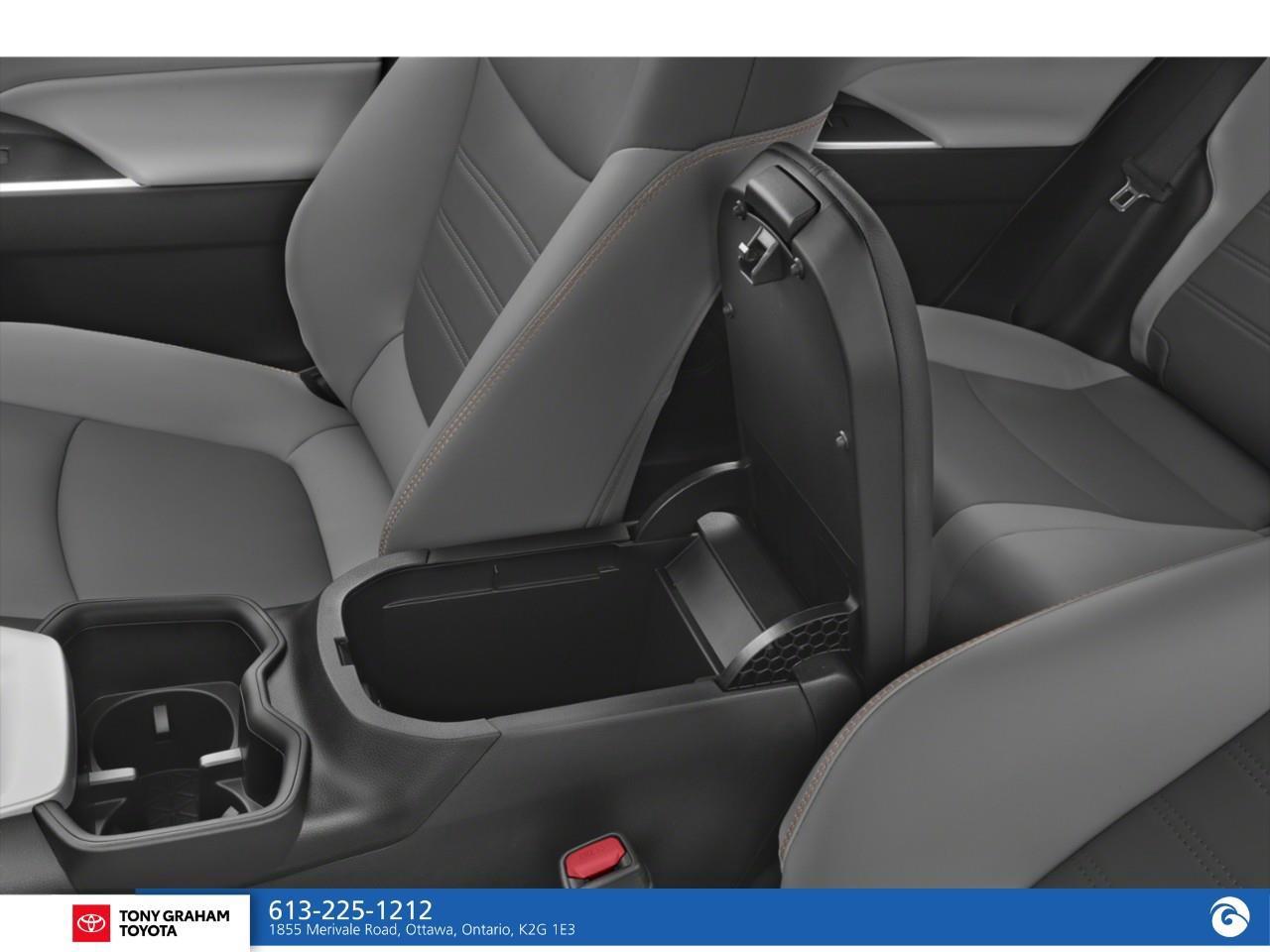 2025 Toyota RAV4 XLE Photo