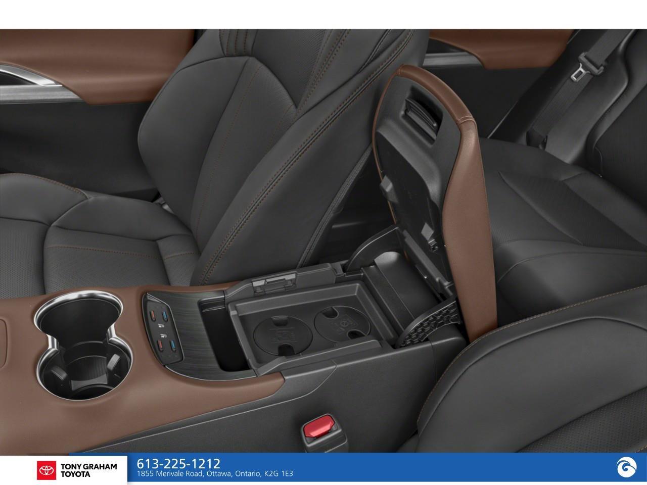 2024 Toyota Venza LIMITED Photo