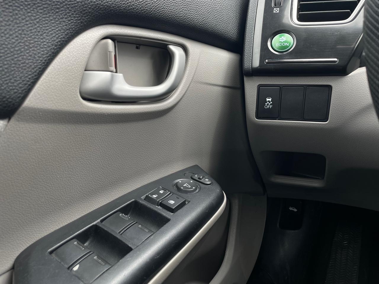 2013 Honda Civic LX *SAFETY, HEATED SEATS, ECO MODE* Photo