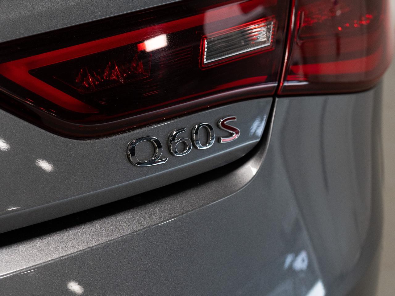 2017 Infiniti Q60 S | RED SPORT | 400HP | CARBON FIBRE Photo