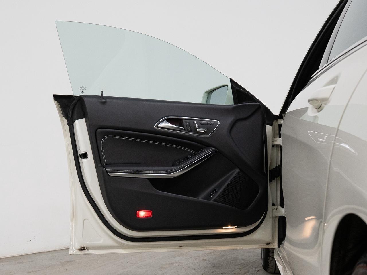 2018 Mercedes-Benz CLA-Class 250 | 4-MATIC | PANO Photo