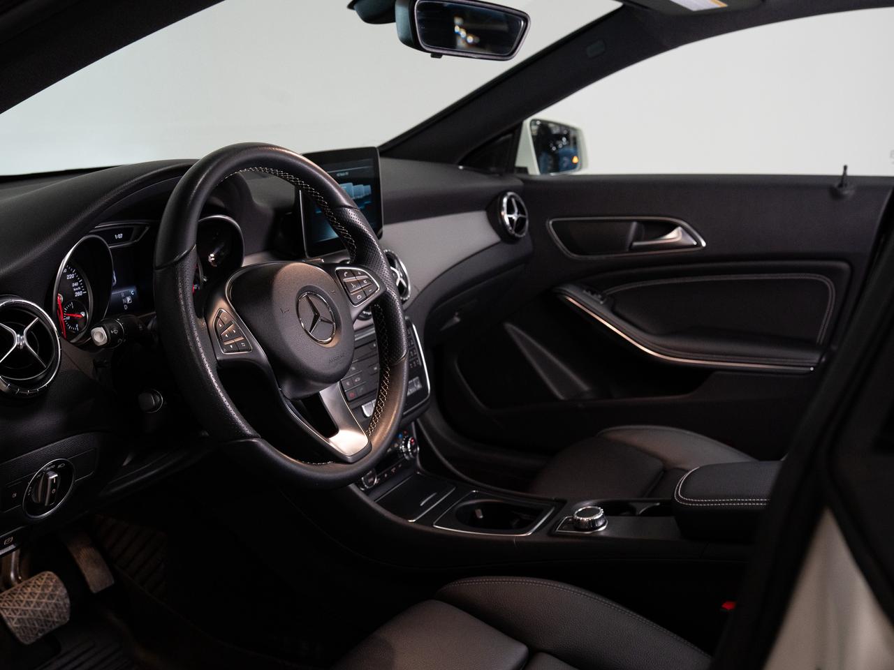 2018 Mercedes-Benz CLA-Class 250 | 4-MATIC | PANO Photo