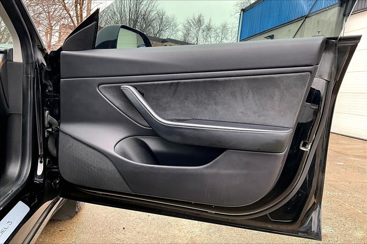 2019 Tesla Model 3 Standard Range Plus RWD Photo