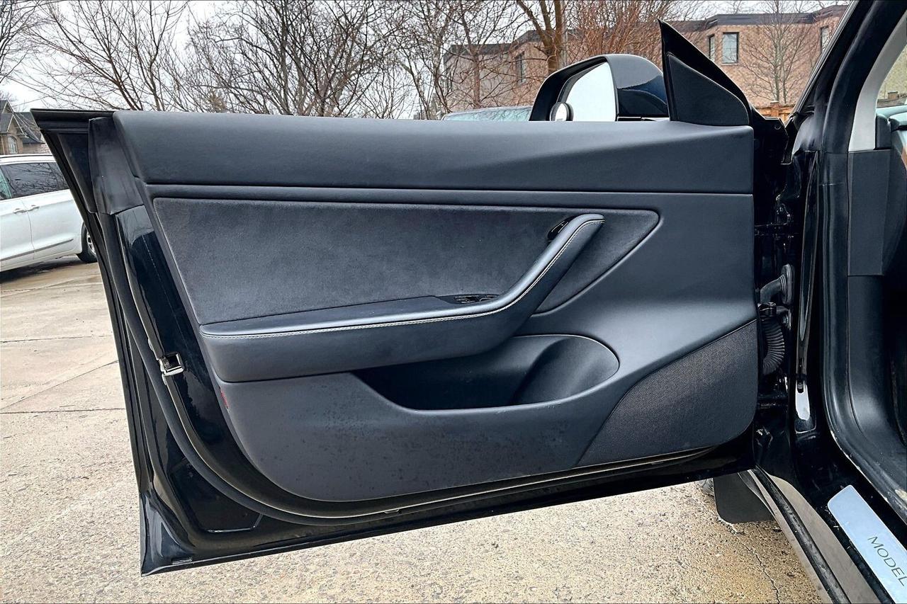 2019 Tesla Model 3 Standard Range Plus RWD Photo