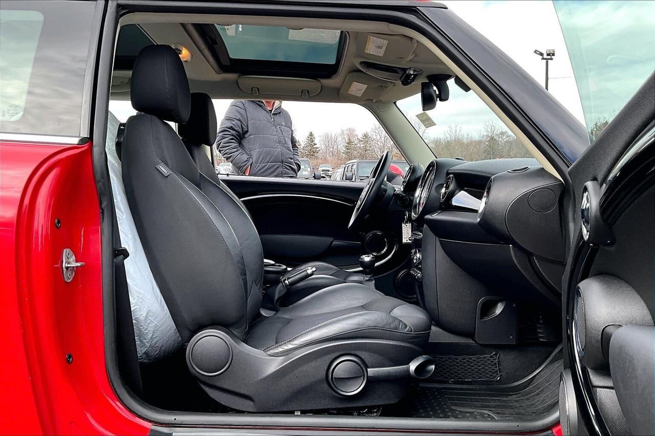 2013 MINI Cooper Hardtop 2Dr Coupe | 2 Sets Wheels | AS IS | FWD Photo