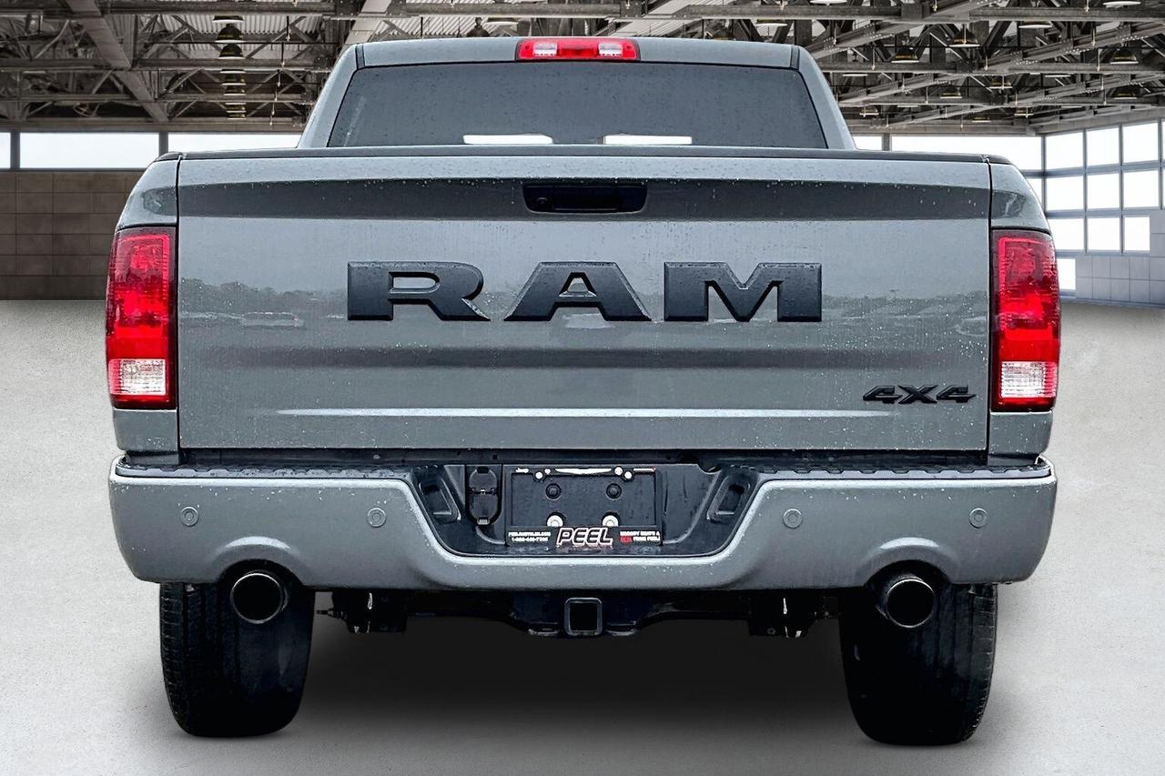 2022 RAM 1500 Classic Ceramic Grey Crew | 5.7 V8 | Max Tow | 4X4 Photo3