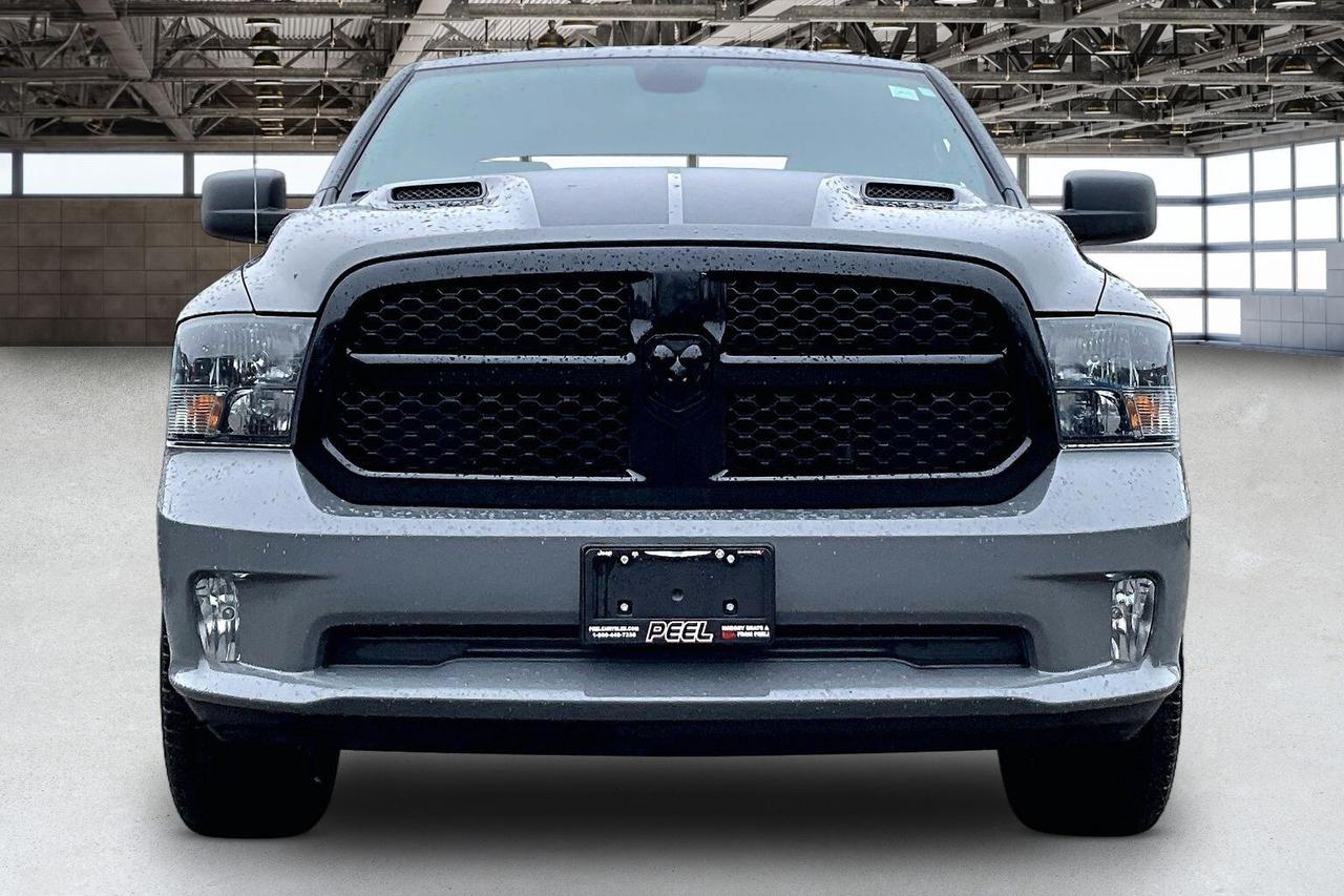 2022 RAM 1500 Classic Ceramic Grey Crew | 5.7 V8 | Max Tow | 4X4 Photo2
