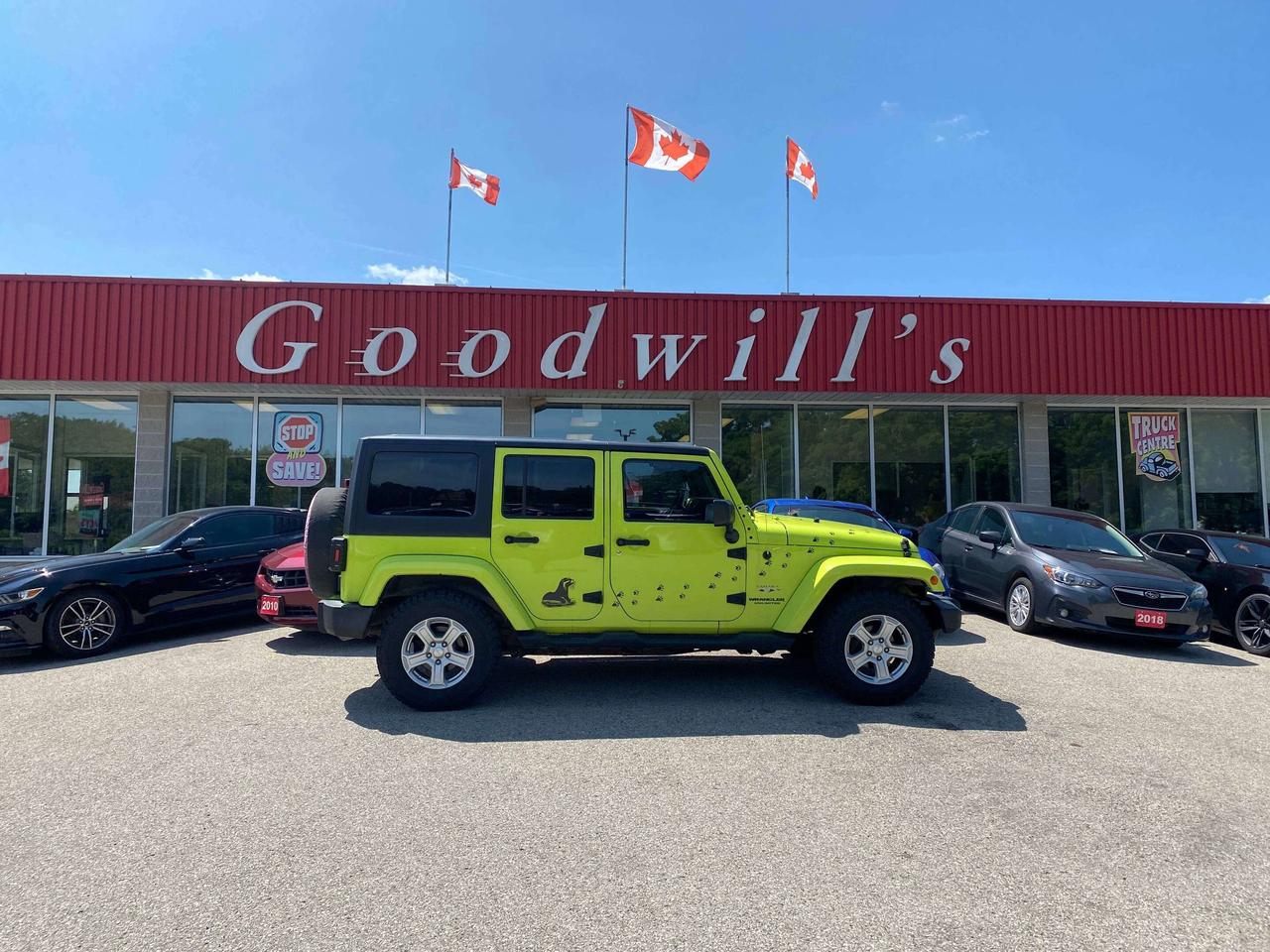 2016 Jeep Wrangler SAHARA UNLIMITED, HEATED SEATS, NAVIGATION! Photo