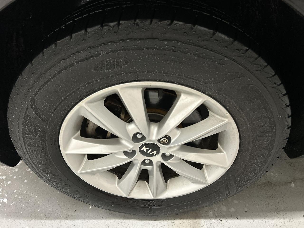 2019 Kia Sorento AWD | 3.3L V6 | HTD SEATS | CAPLAY | ALLOYS | A/C Photo