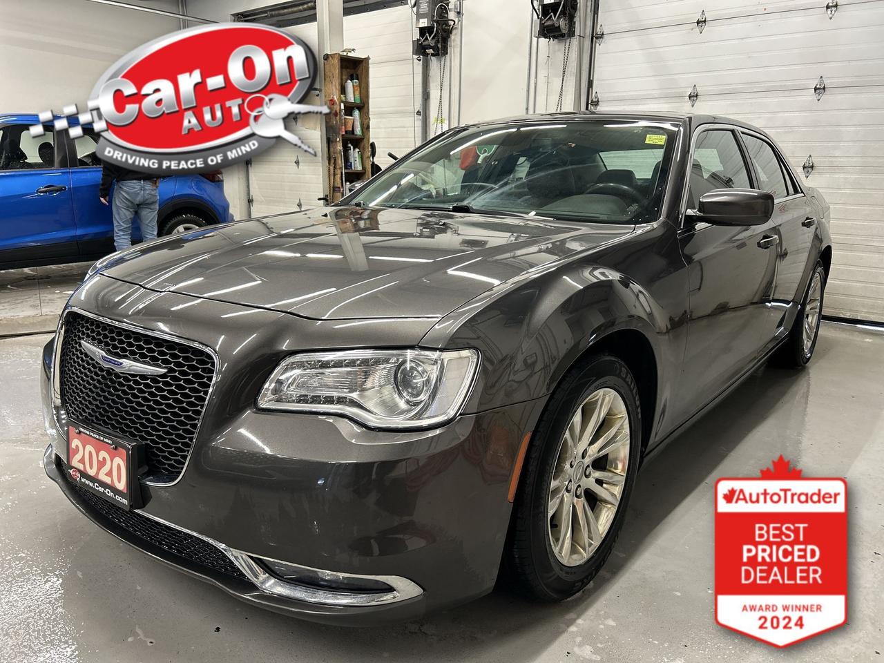2020 Chrysler 300 TOURING L | NAPPA LEATHER | PANO ROOF | HTD SEATS Photo