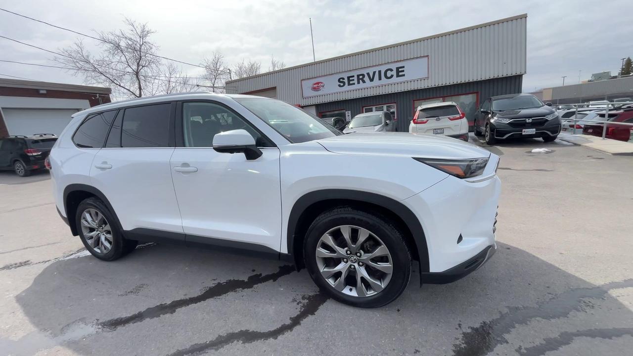 2024 Toyota Grand Highlander LIMITED AWD | 7-PASS | COOLED LEATHER | PANO ROOF Photo