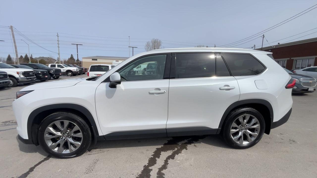 2024 Toyota Grand Highlander LIMITED AWD | 7-PASS | COOLED LEATHER | PANO ROOF Photo4