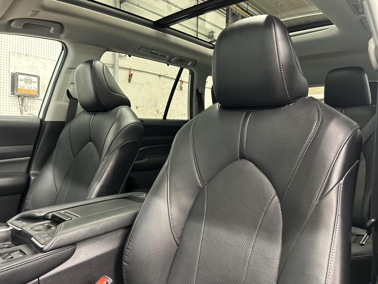 2024 Toyota Grand Highlander LIMITED AWD | 7-PASS | COOLED LEATHER | PANO ROOF Photo