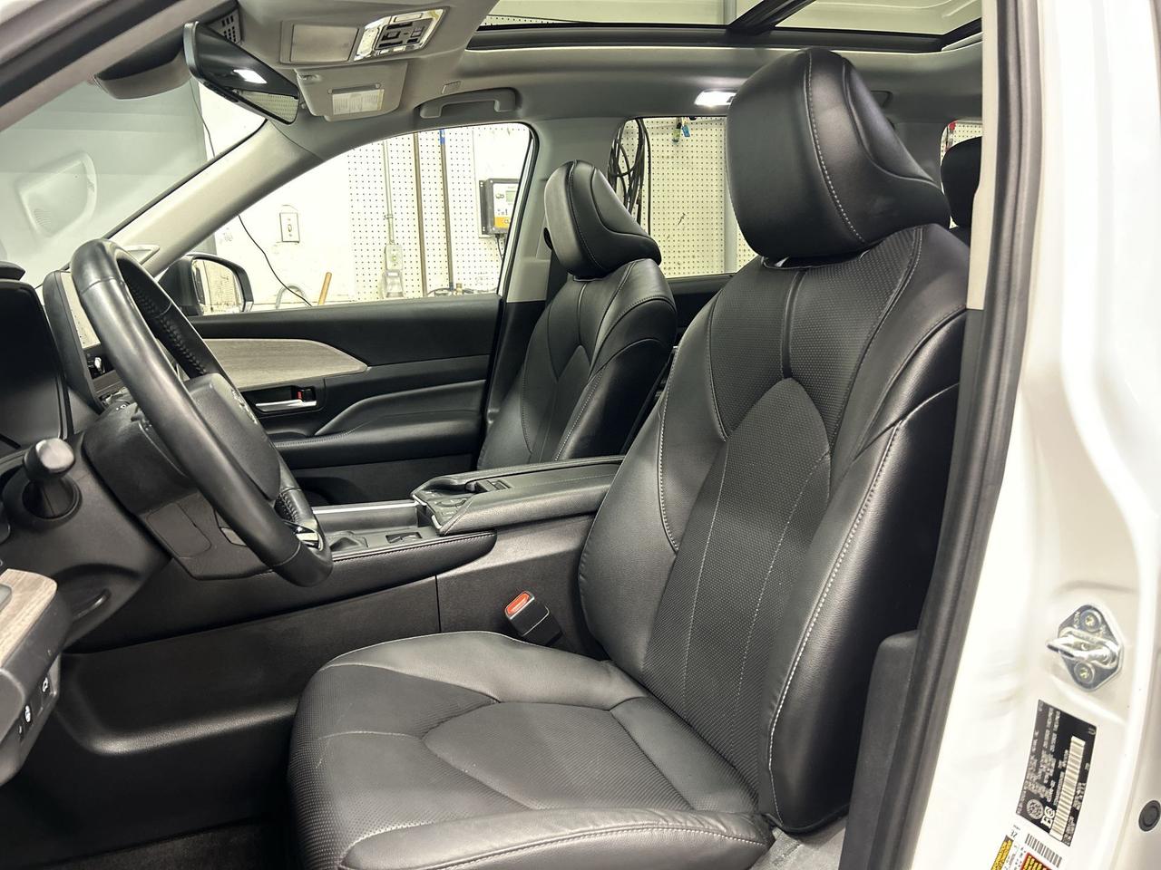 2024 Toyota Grand Highlander LIMITED AWD | 7-PASS | COOLED LEATHER | PANO ROOF Photo