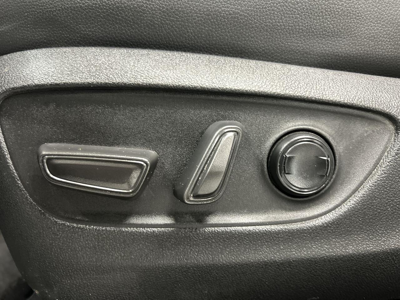 2024 Toyota Grand Highlander LIMITED AWD | 7-PASS | COOLED LEATHER | PANO ROOF Photo