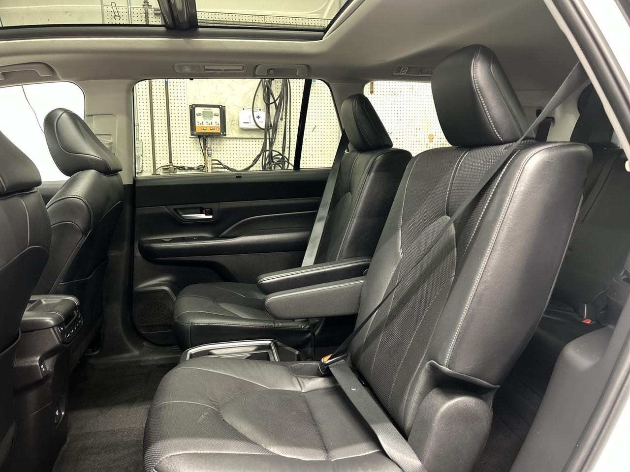 2024 Toyota Grand Highlander LIMITED AWD | 7-PASS | COOLED LEATHER | PANO ROOF Photo