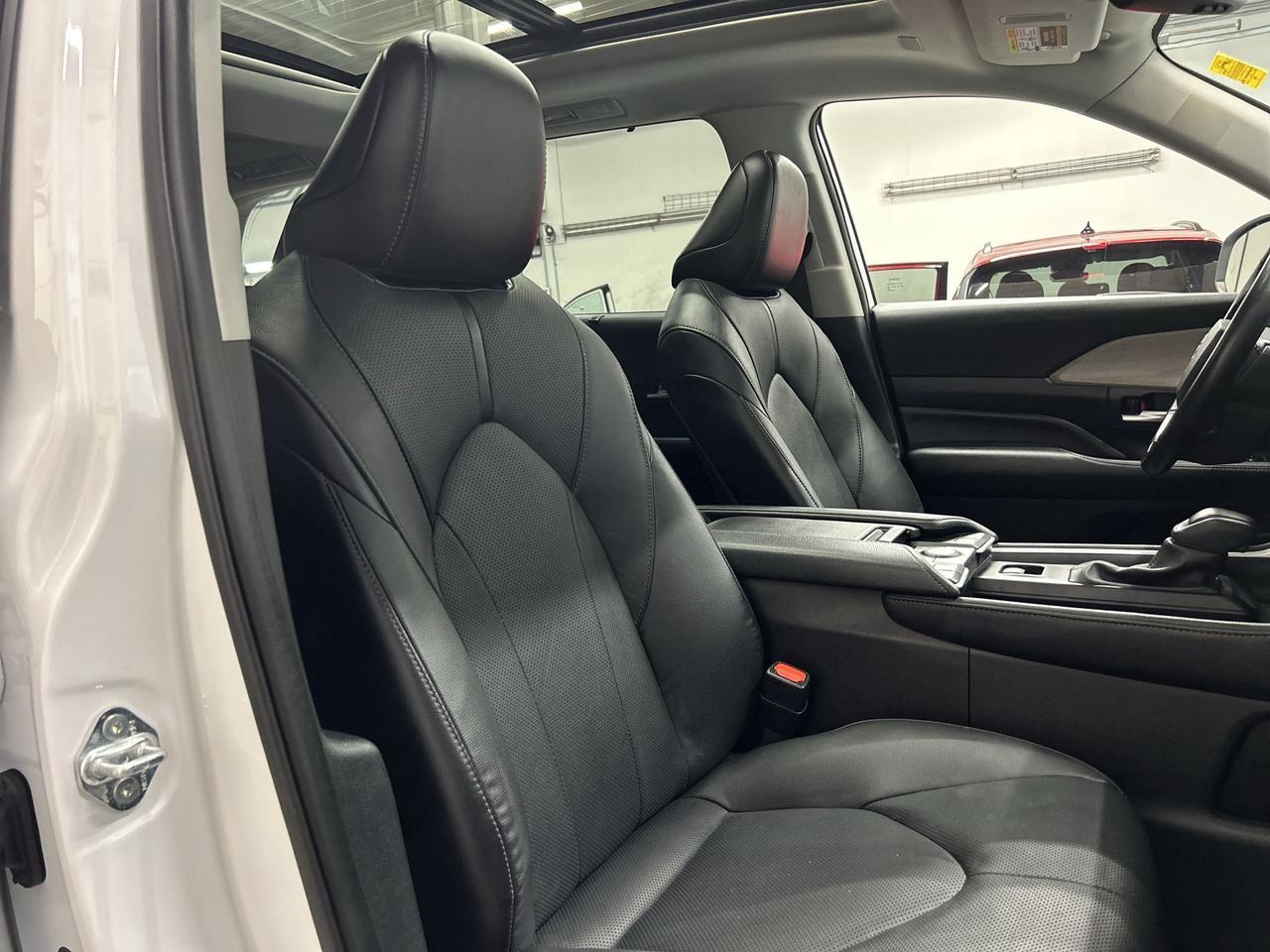 2024 Toyota Grand Highlander LIMITED AWD | 7-PASS | COOLED LEATHER | PANO ROOF Photo