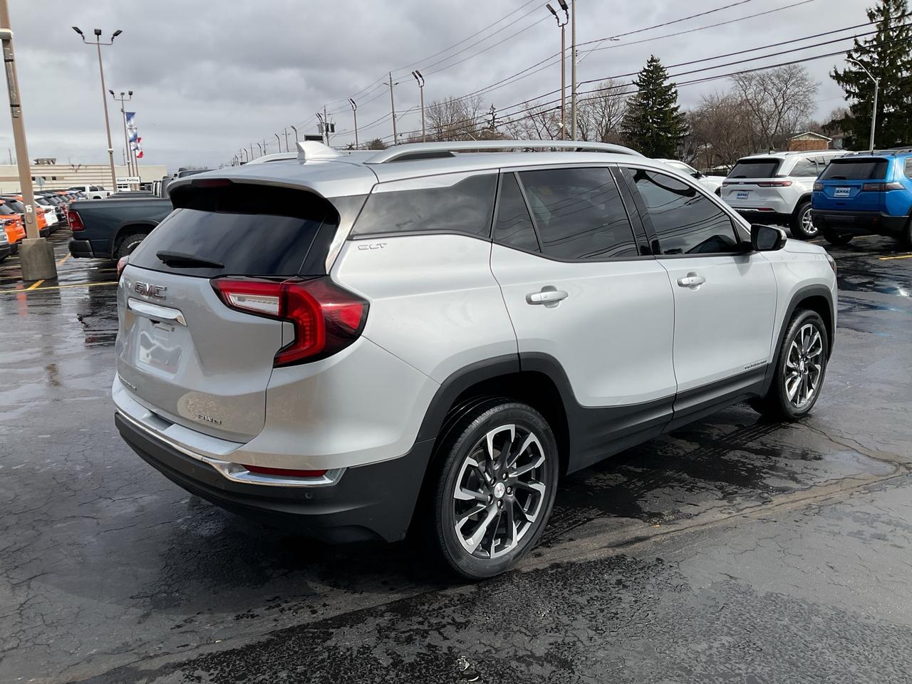 2022 GMC Terrain LEATHER / DUAL PANE SUNROOF /  CARPLAY / AWD Photo