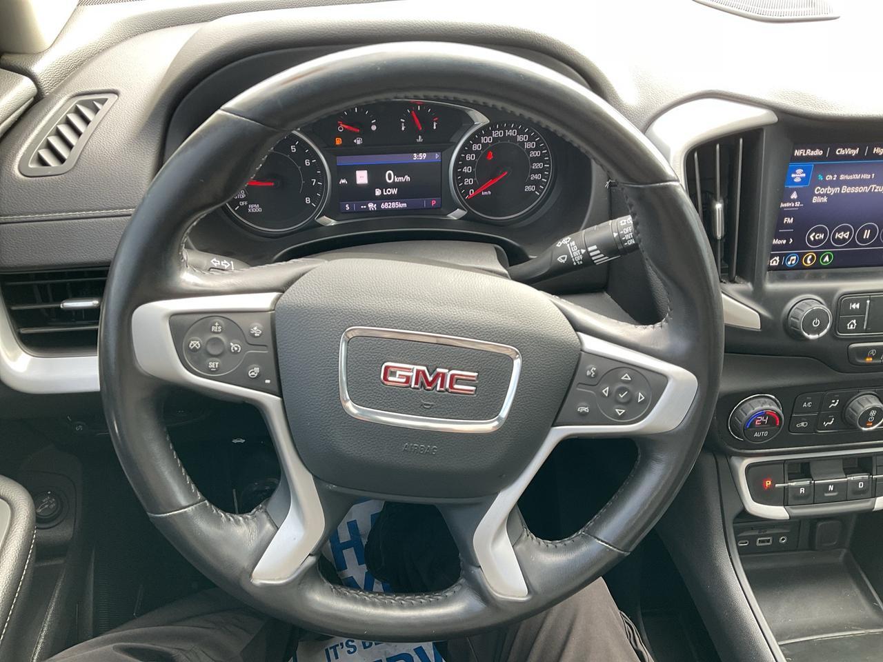 2022 GMC Terrain LEATHER / DUAL PANE SUNROOF /  CARPLAY / AWD Photo