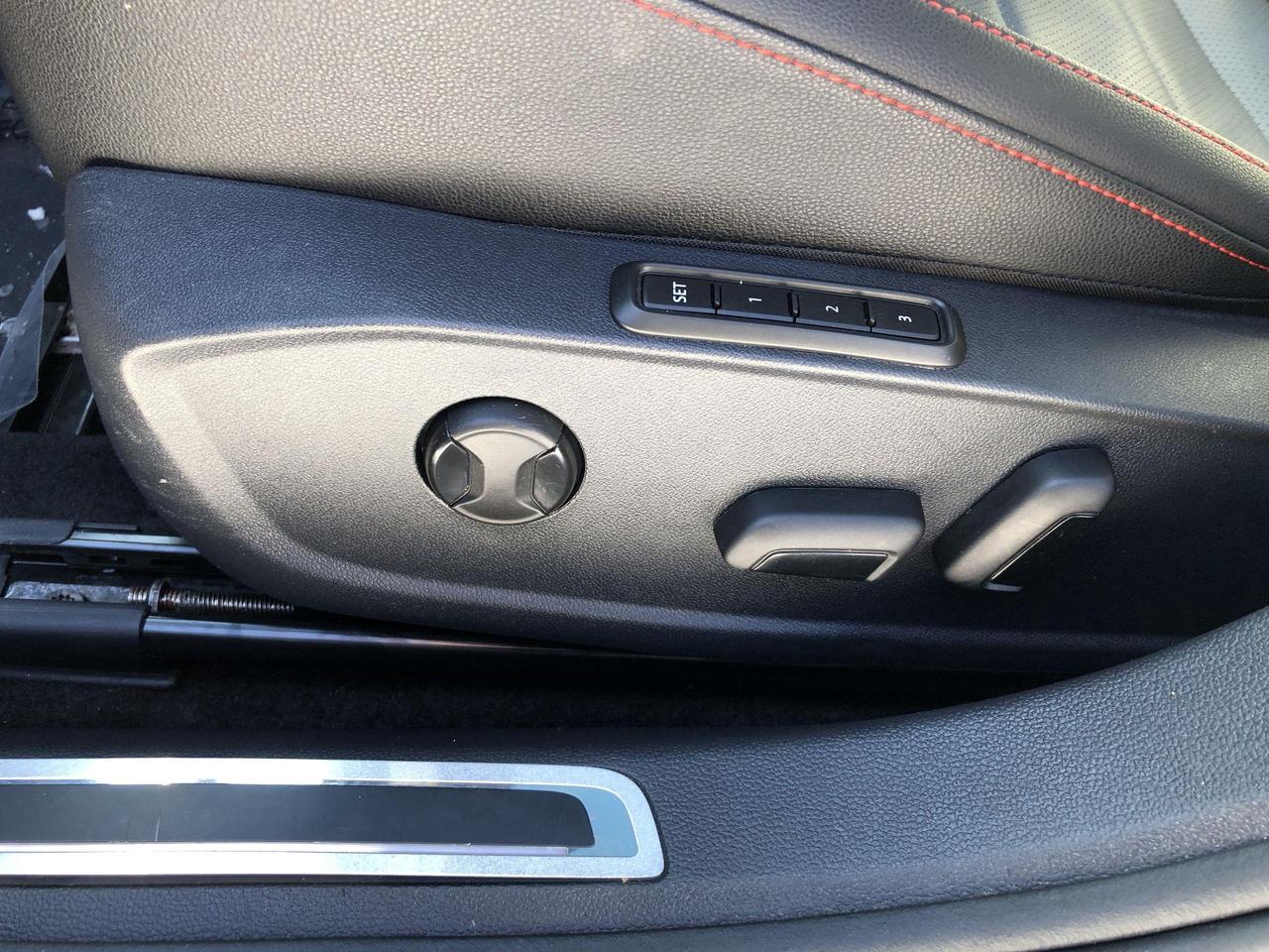 2025 Volkswagen Jetta GLI Autobahn GLi AUTOBAHN, LEATHER, VIRTUAL COCKPIT, N Photo