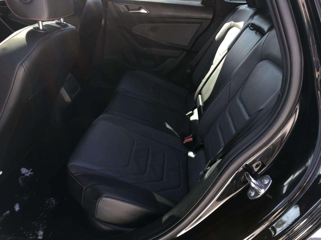 2025 Volkswagen Jetta Autobahn GLi AUTOBAHN, LEATHER, VIRTUAL COCKPIT, NAVI, HTD & VENTED SEATS, BLIS Photo
