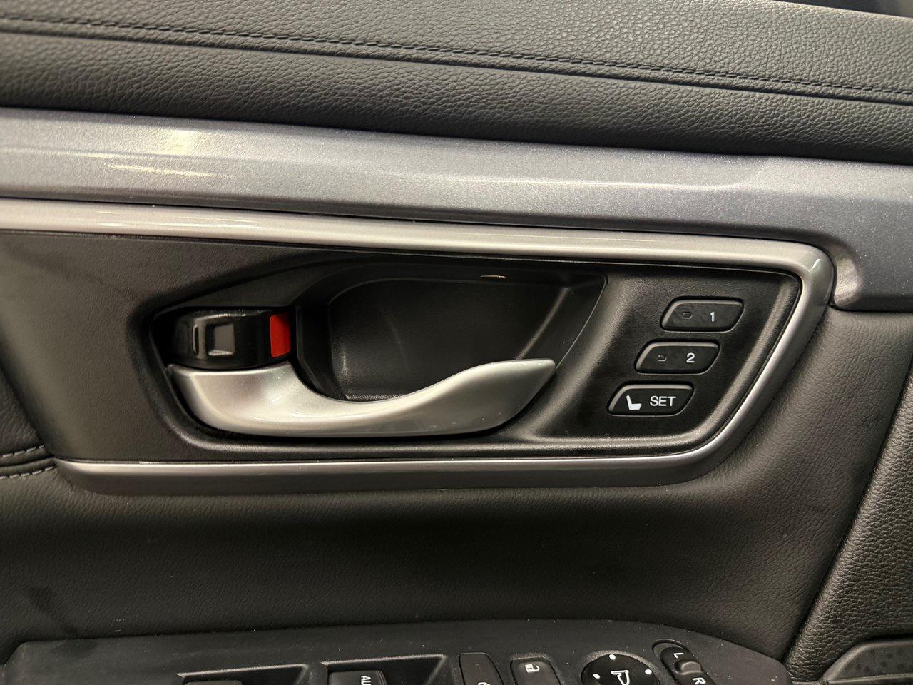 2017 Honda CR-V Touring Photo