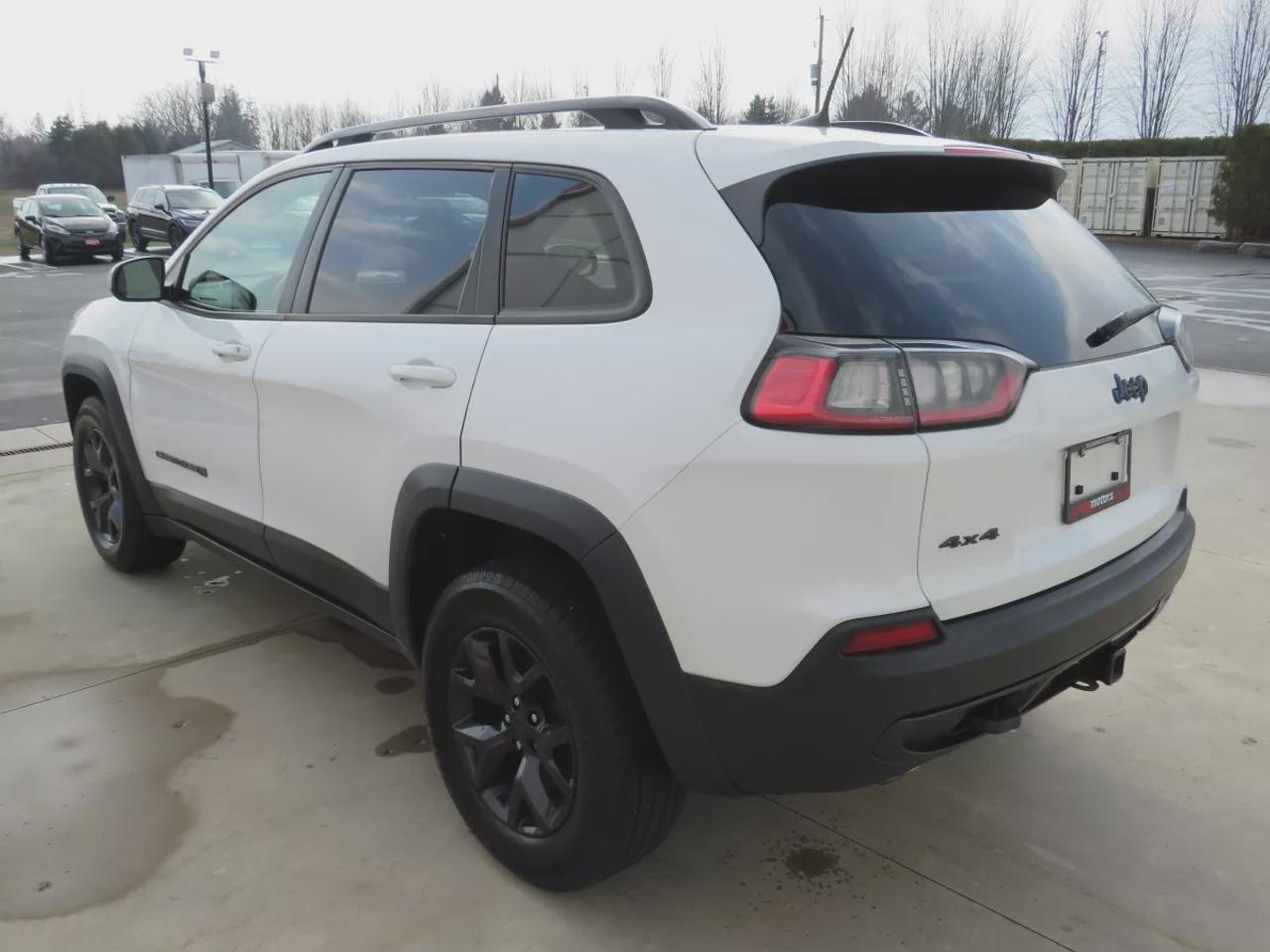 2019 Jeep Cherokee Sport | Safety Certified | 4WD | Trailer Hitch | Alloy Rims | Heated Seats | Dual Climate Control | Digital Touchscreen Photo