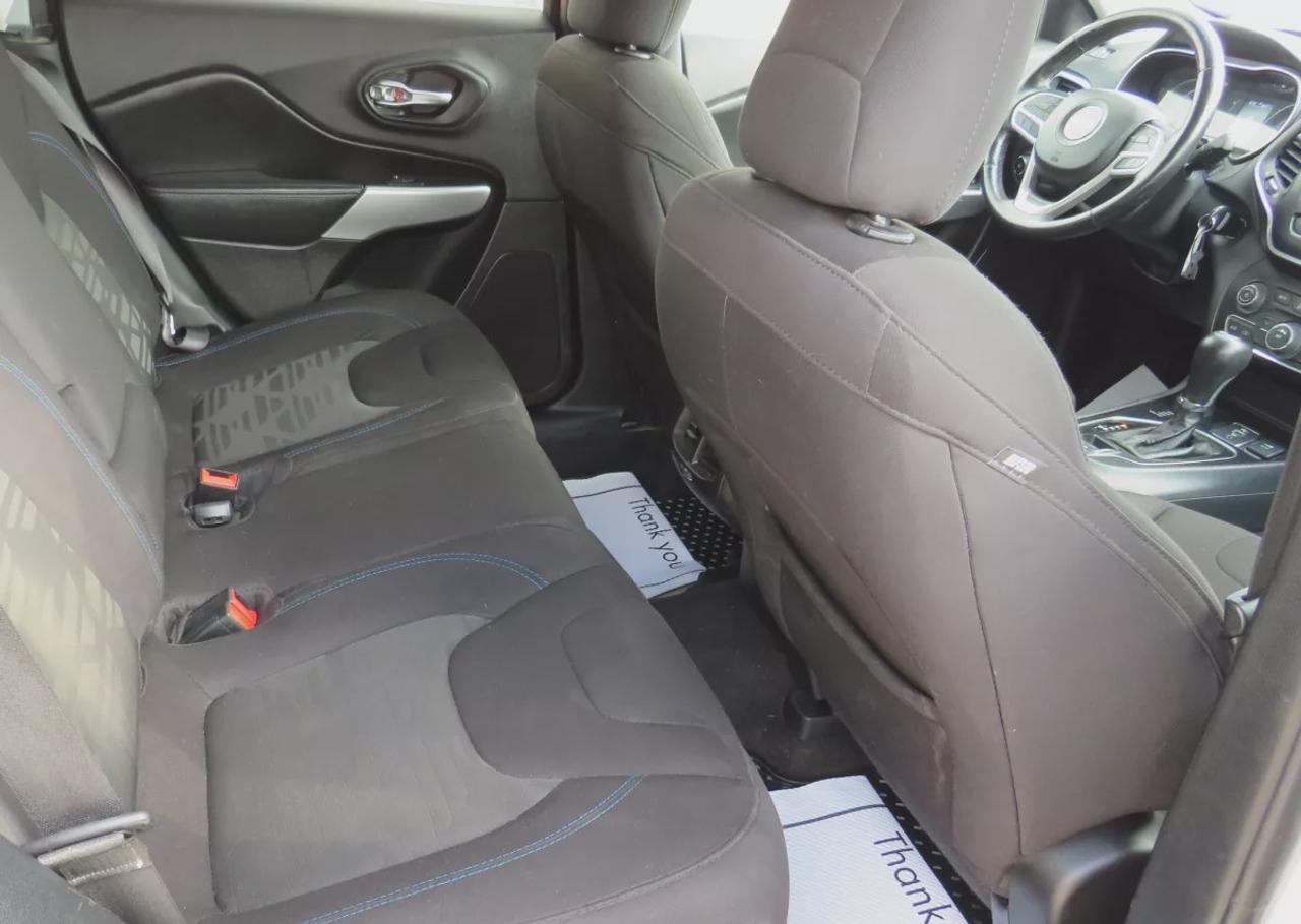 2019 Jeep Cherokee Sport | Safety Certified | 4WD | Trailer Hitch | Alloy Rims | Heated Seats | Dual Climate Control | Digital Touchscreen Photo