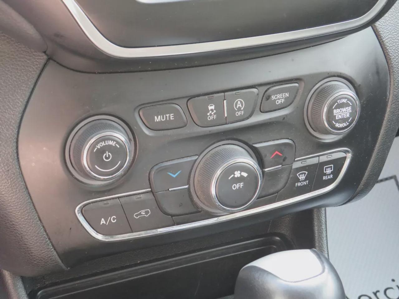 2019 Jeep Cherokee Sport | Safety Certified | 4WD | Trailer Hitch | Alloy Rims | Heated Seats | Dual Climate Control | Digital Touchscreen Photo