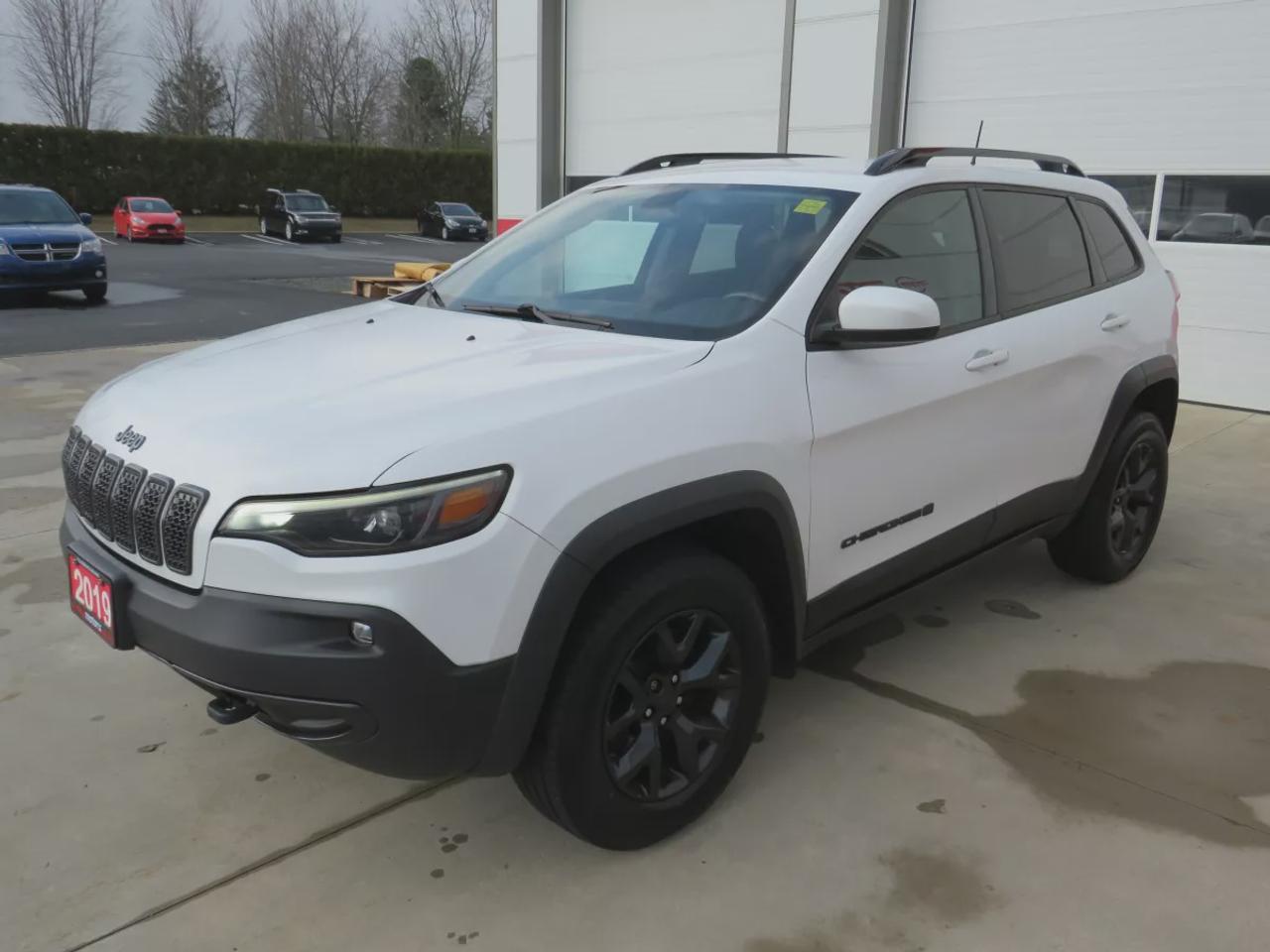 2019 Jeep Cherokee Sport | Safety Certified | 4WD | Trailer Hitch | Alloy Rims | Heated Seats | Dual Climate Control | Digital Touchscreen Photo