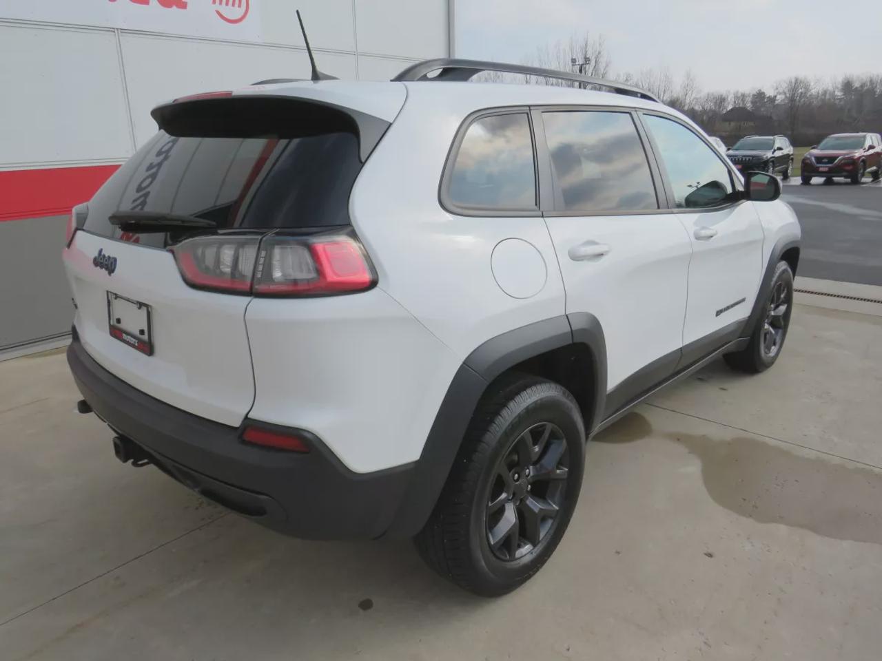 2019 Jeep Cherokee Sport | Safety Certified | 4WD | Trailer Hitch | Alloy Rims | Heated Seats | Dual Climate Control | Digital Touchscreen Photo