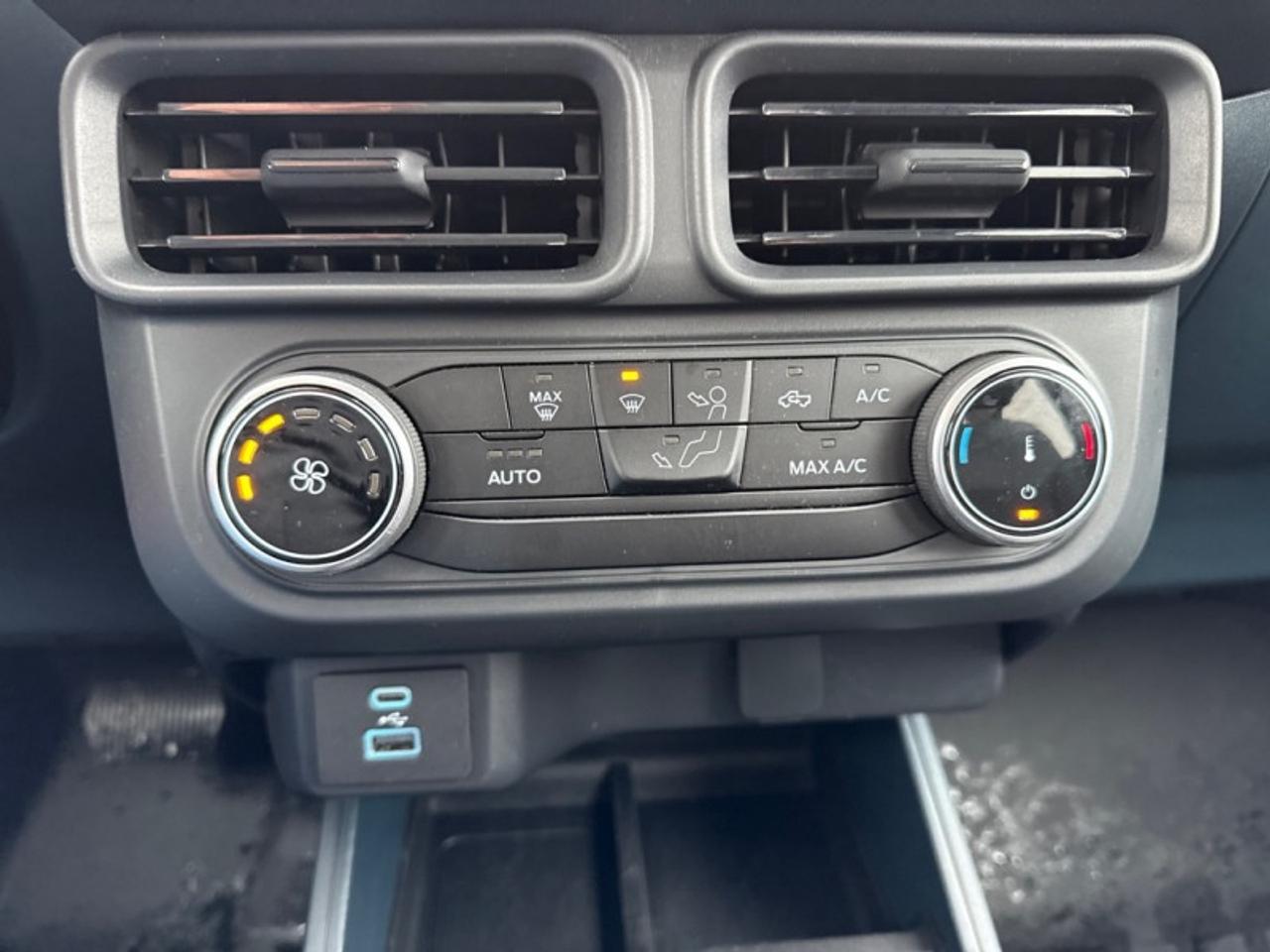 2024 Ford Maverick XL  Low Km Photo