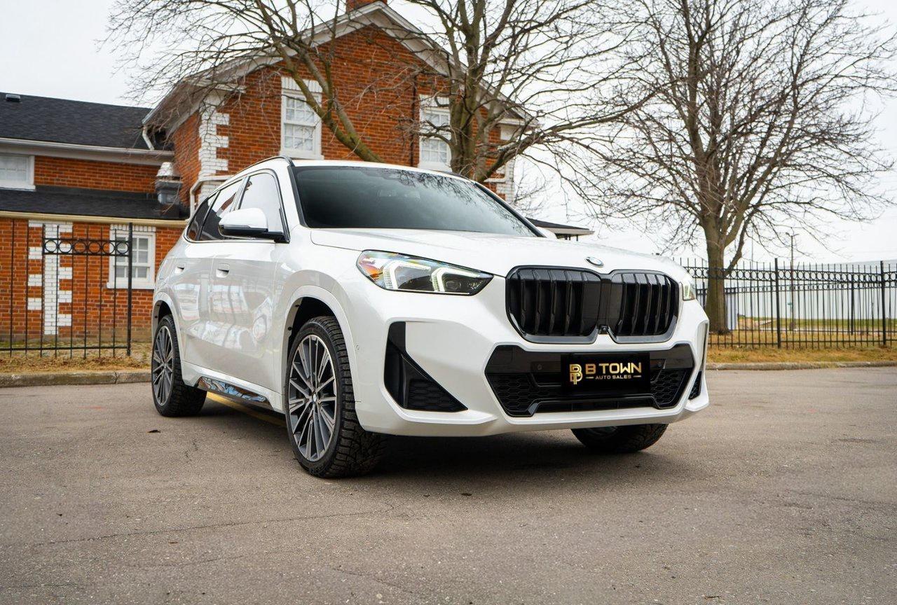 2023 BMW X1 xDrive28i Photo2