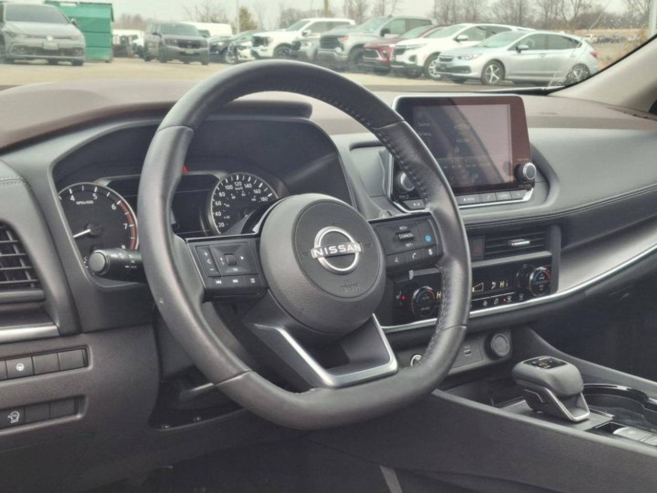 2023 Nissan Rogue SV Moonroof AWD | Pano Roof | Heated Seats + Steering | CarPlay | Remote Start | and More ! Photo