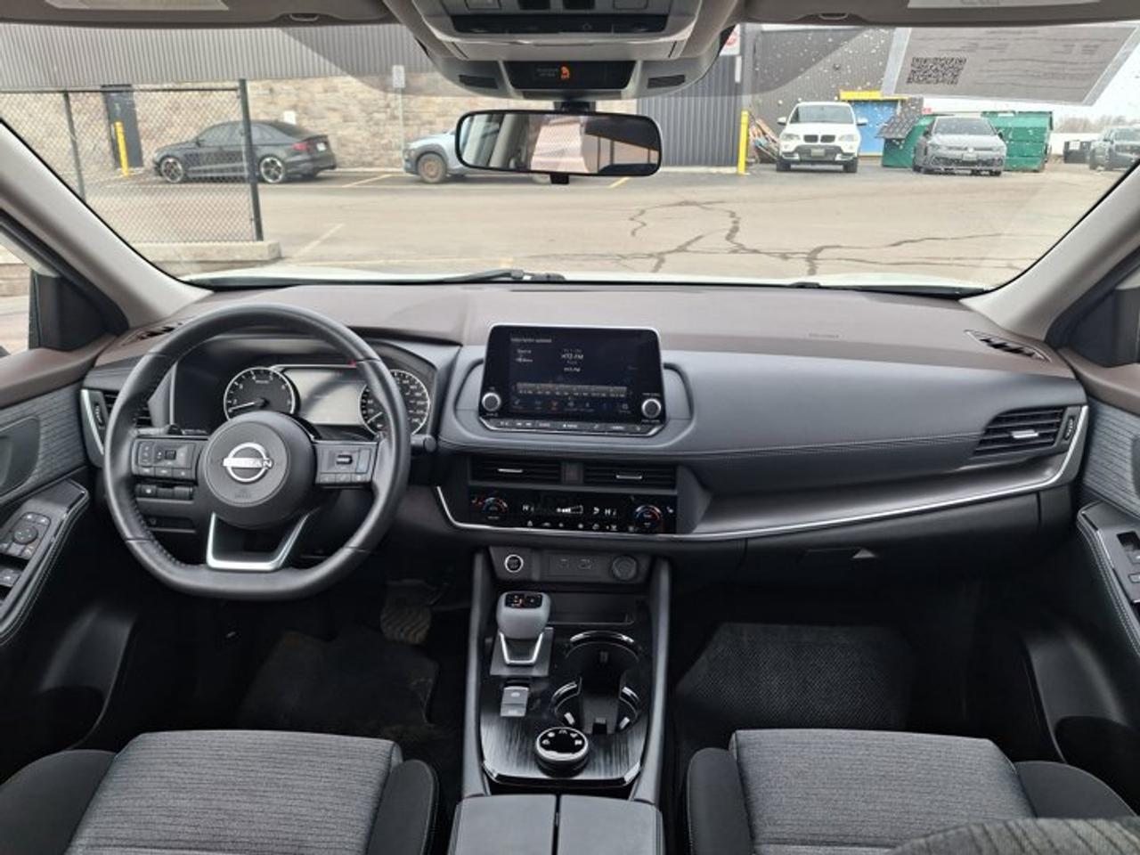 2023 Nissan Rogue SV Moonroof AWD | Pano Roof | Heated Seats + Steering | CarPlay | Remote Start | and More ! Photo