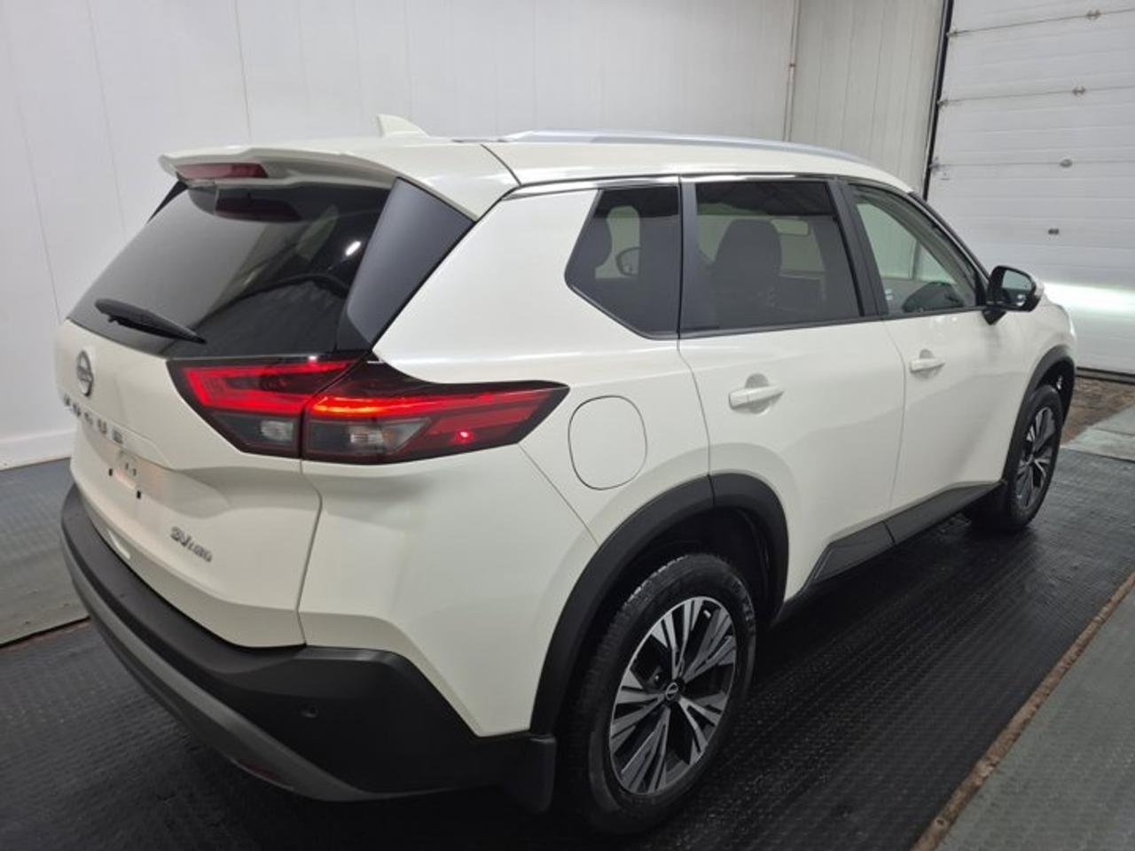 2023 Nissan Rogue SV Moonroof AWD | Pano Roof | Heated Seats + Steering | CarPlay | Remote Start | and More ! Photo