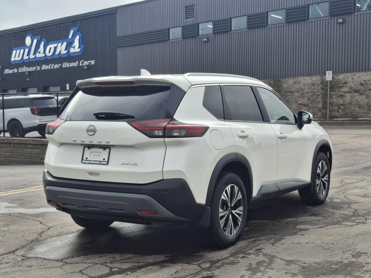 2023 Nissan Rogue SV AWD | Pano Roof | Heated Seats + Steering | CarPlay | Remote Start | and More ! Photo