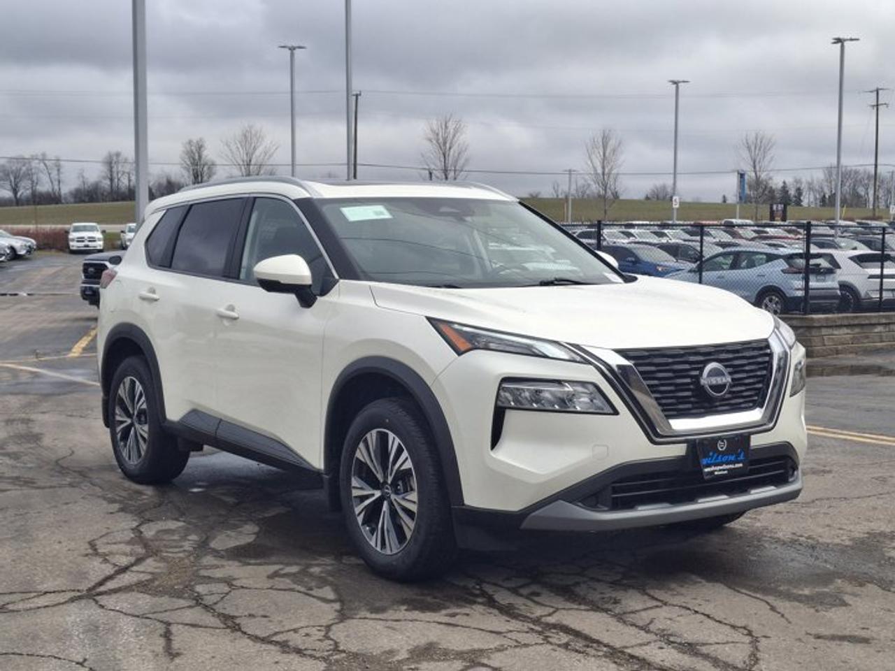2023 Nissan Rogue SV AWD | Pano Roof | Heated Seats + Steering | CarPlay | Remote Start | and More ! Photo