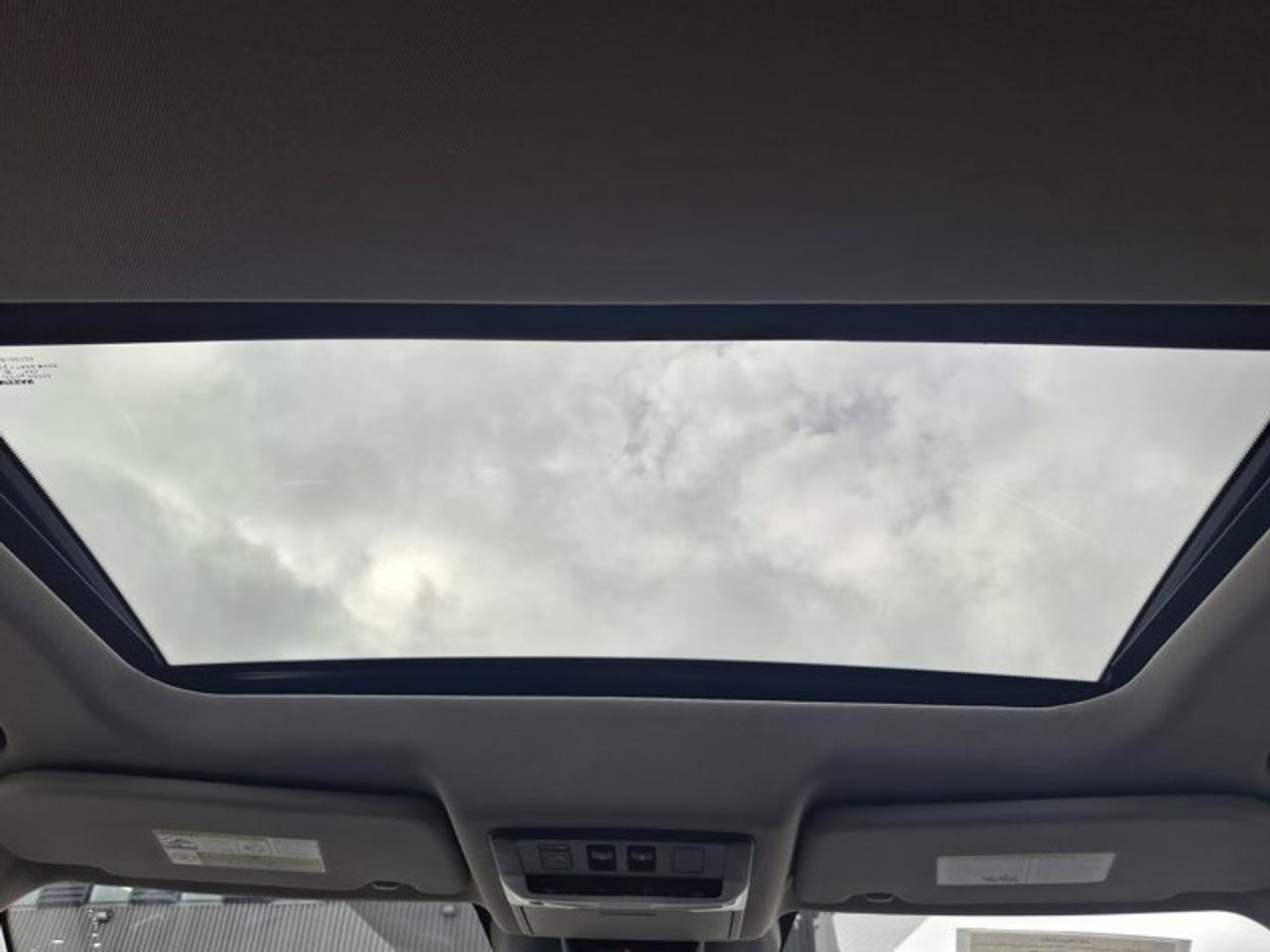 2023 Nissan Rogue SV AWD | Pano Roof | Heated Seats + Steering | CarPlay | Remote Start | and More ! Photo