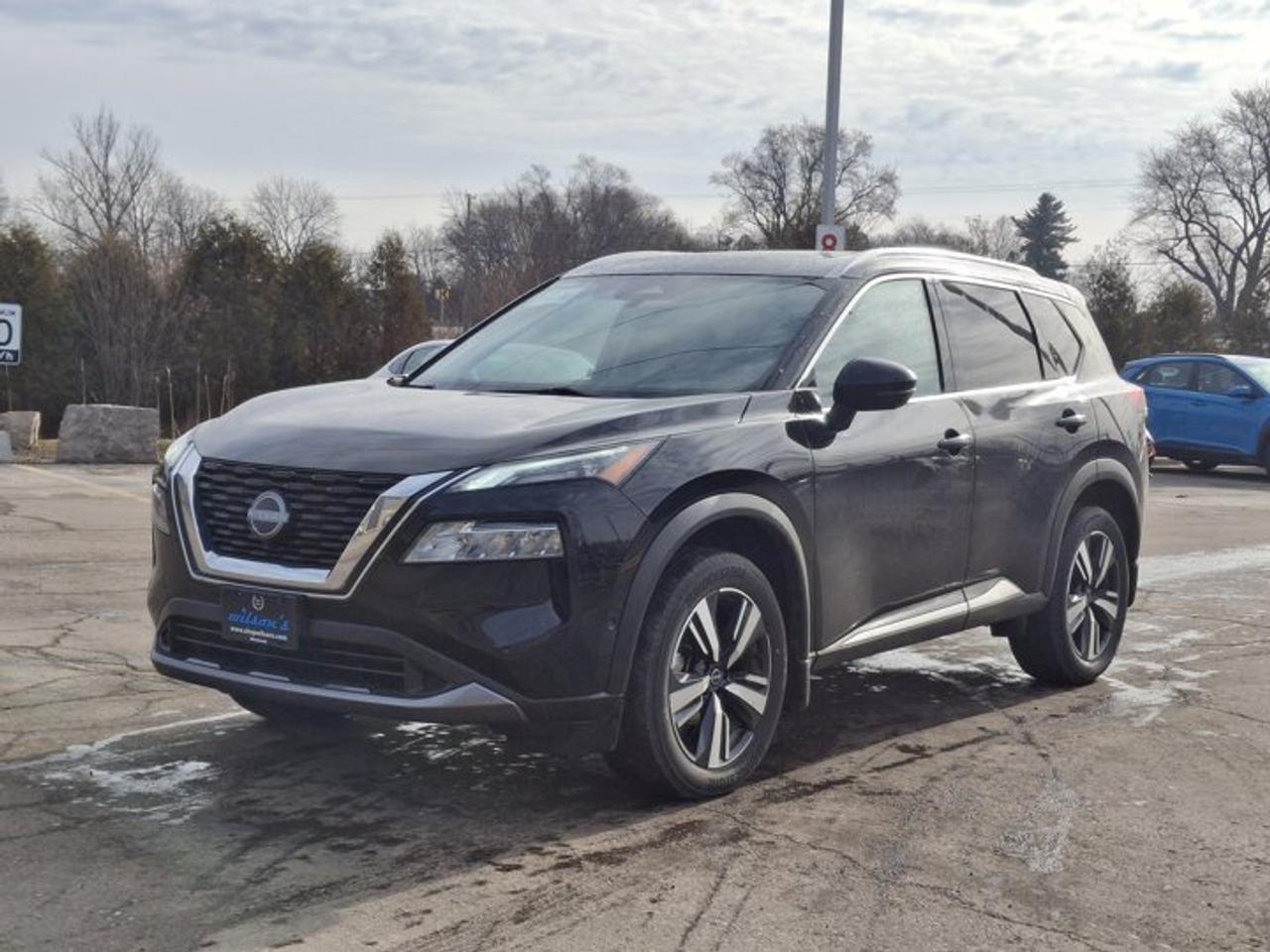 2023 Nissan Rogue SL AWD | Leather | Pano Roof | Nav | Heated Seats + Steering | CarPlay | Remote Start | and More ! Photo0