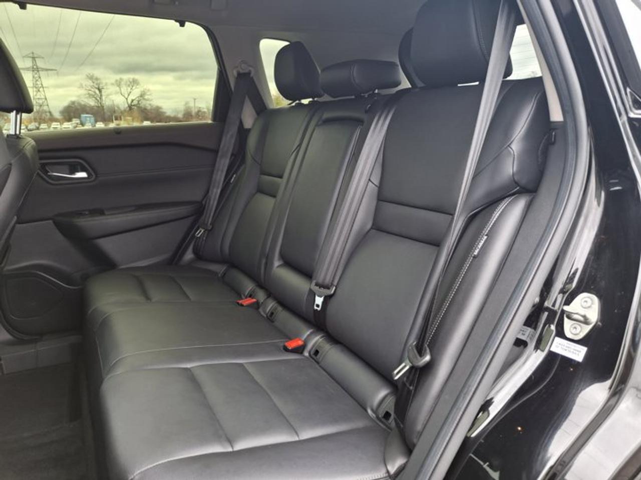 2023 Nissan Rogue SL AWD | Leather | Pano Roof | Nav | Heated Seats + Steering | CarPlay | Remote Start | and More ! Photo