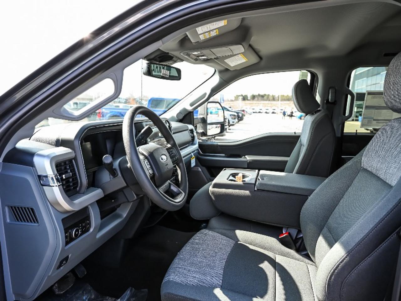 2026 Ford F-250 Super Duty SRW XLT Photo