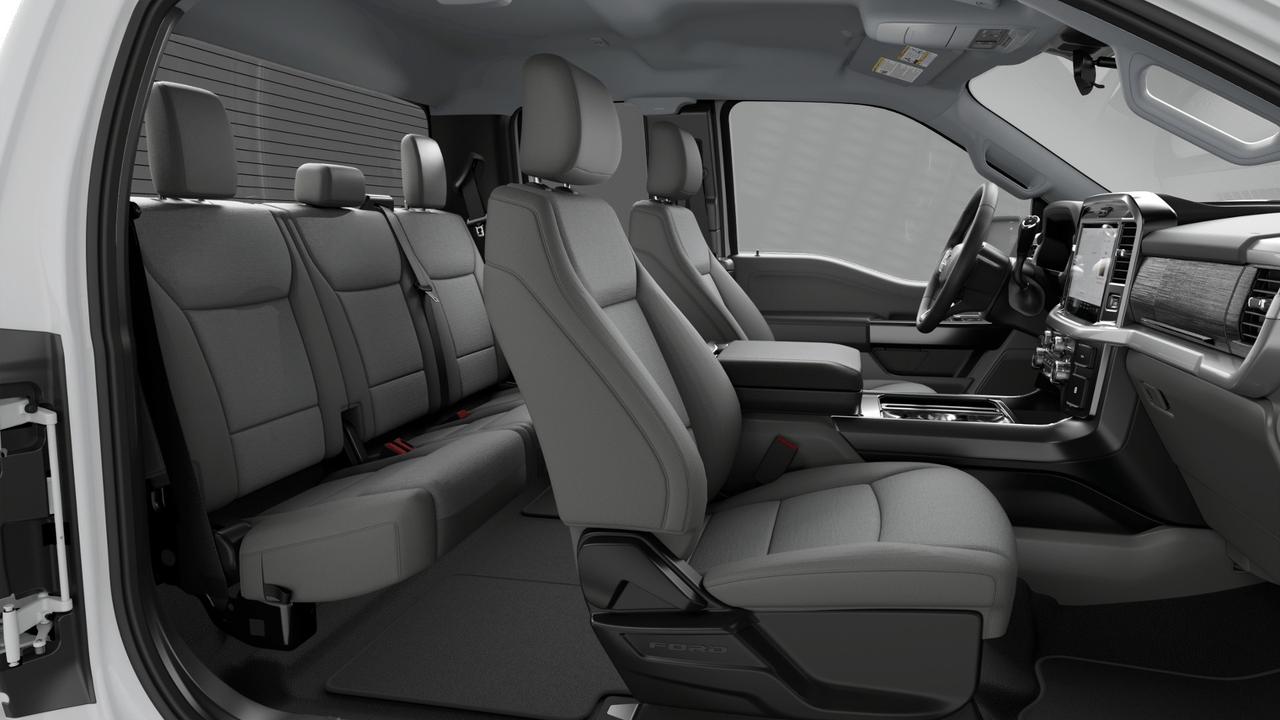 2026 Ford F-150 XLT Photo3