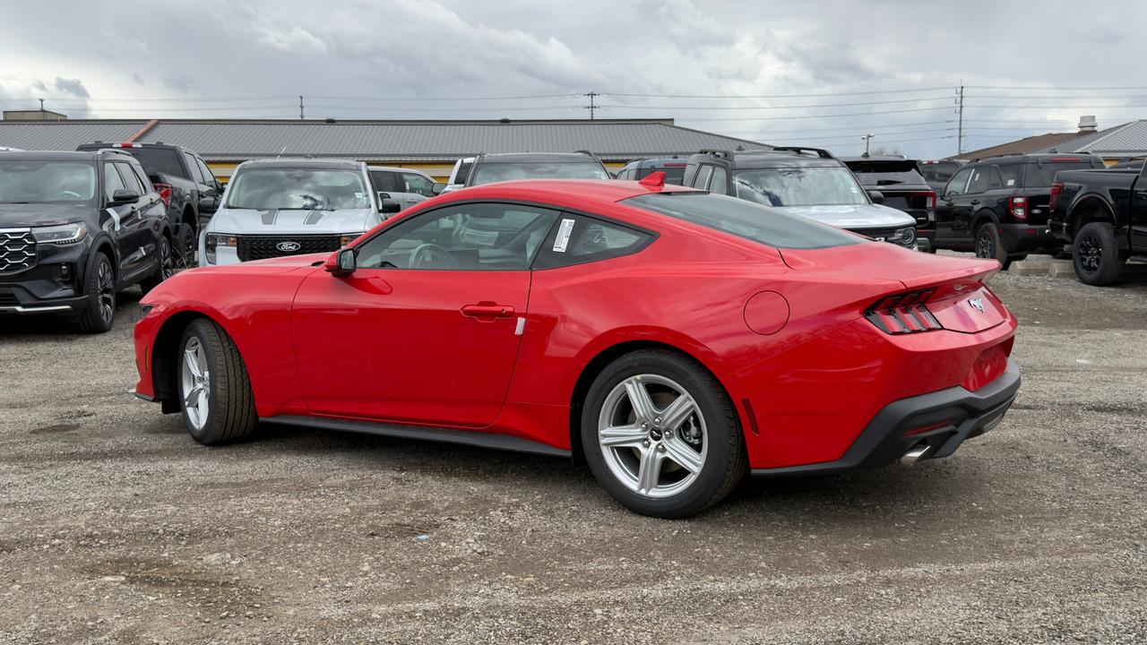 2026 Ford Mustang EcoBoost Fastback Photo2