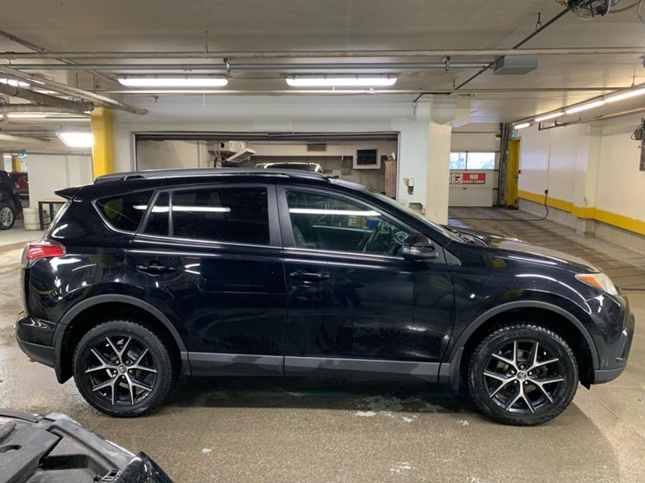2018 Toyota RAV4 AWD SE  - Navigation -  Sunroof Photo