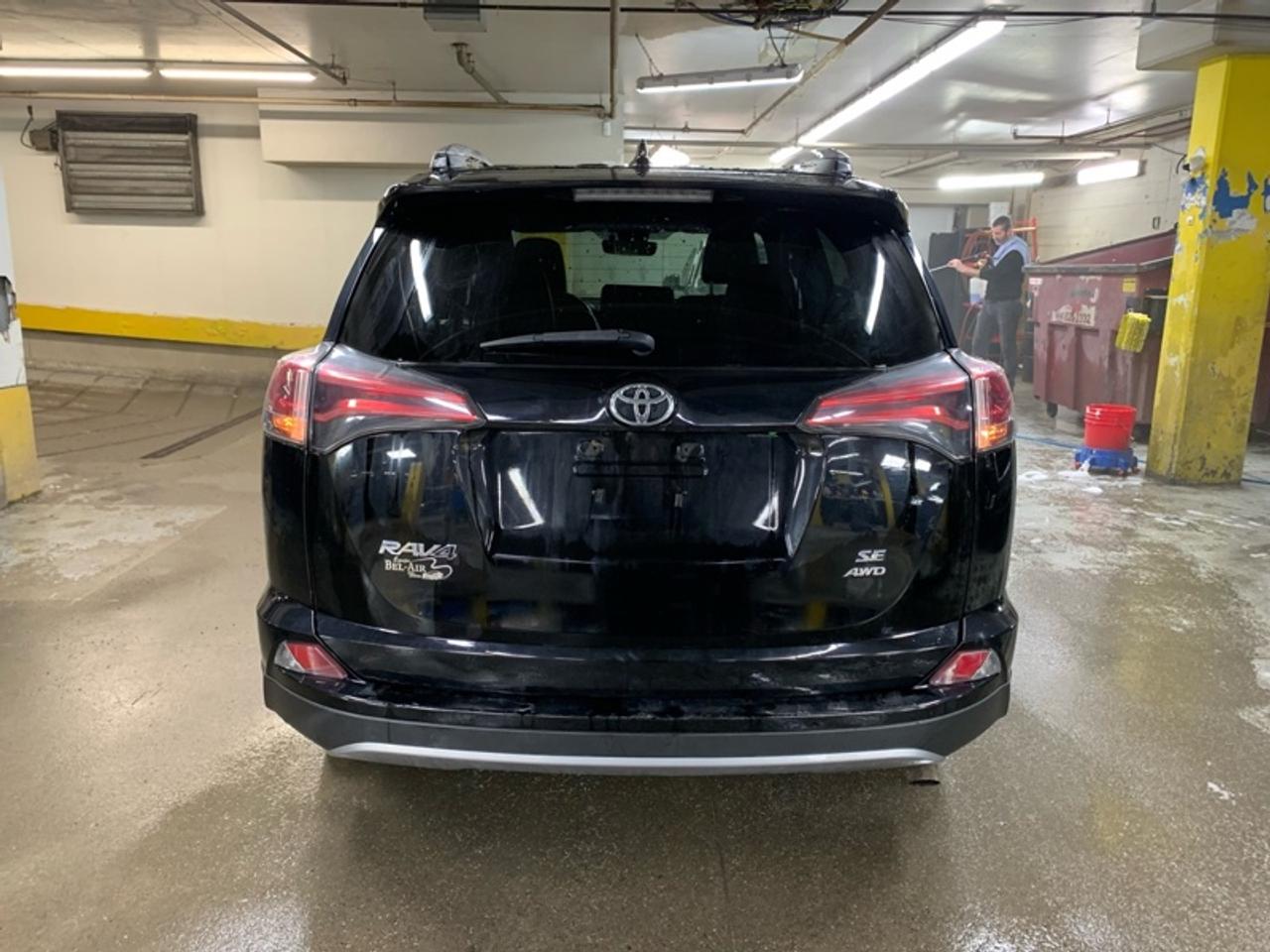 2018 Toyota RAV4 AWD SE  - Navigation -  Sunroof Photo