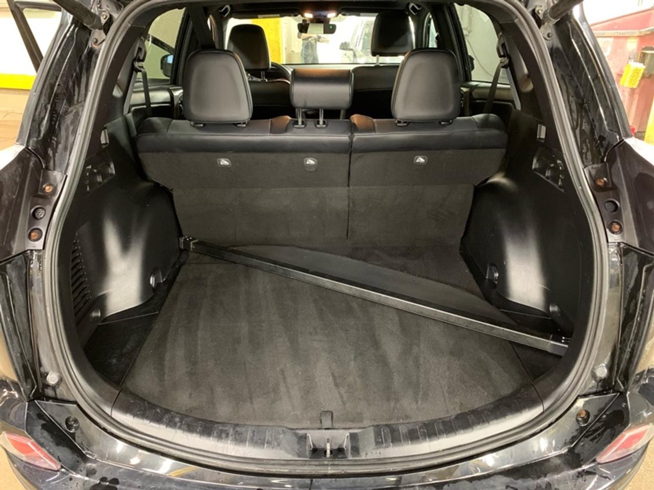 2018 Toyota RAV4 AWD SE  - Navigation -  Sunroof Photo