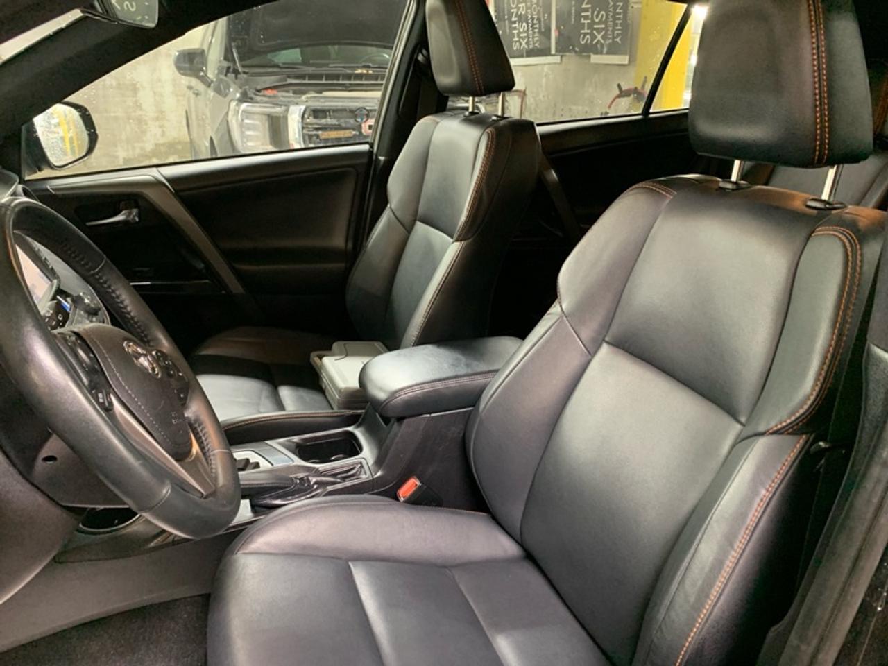 2018 Toyota RAV4 AWD SE  - Navigation -  Sunroof Photo