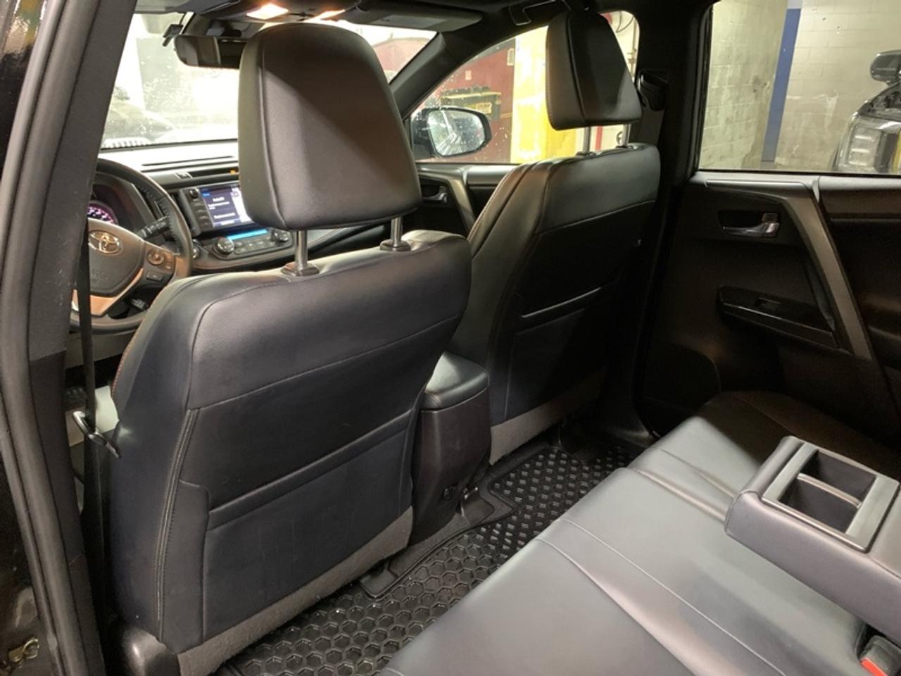 2018 Toyota RAV4 AWD SE  - Navigation -  Sunroof Photo