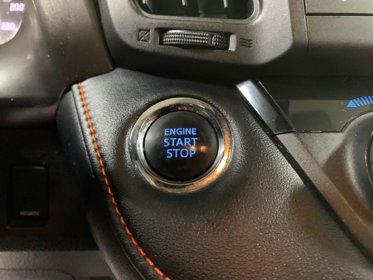 2018 Toyota RAV4 AWD SE  - Navigation -  Sunroof Photo